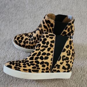 Brand New Coconuts By Matisse Leopard Print Ankle Boots
